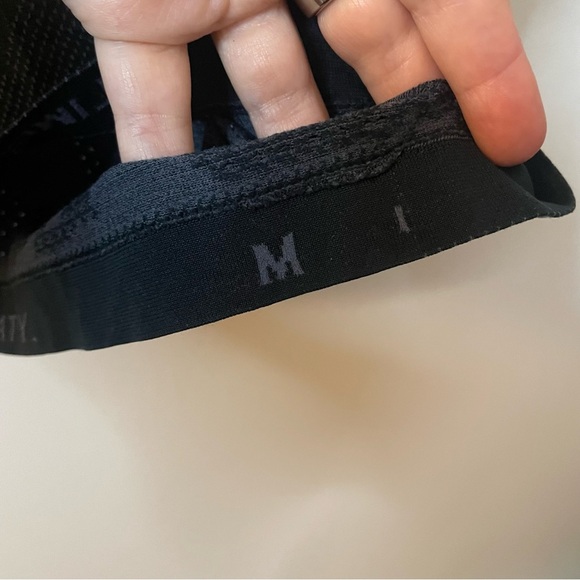 Lululemon Men’s Metal Vent Breathe Tank Medium - Picture 5 of 5